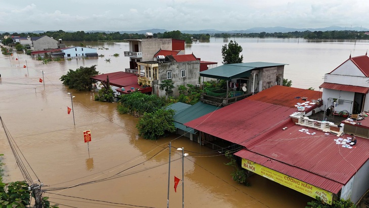 Lũ quét bất ngờ: 'Trong khoảnh khắc ngắn ngủi, cả nhà chỉ kịp hô nhau chạy thoát thân'- Ảnh 4.