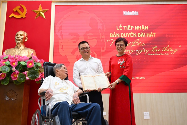 Con gái nhạc sĩ Phạm Tuyên tiết lộ bất ngờ liên quan đến bố và ca khúc 'Như có Bác trong ngày đại thắng'- Ảnh 1.