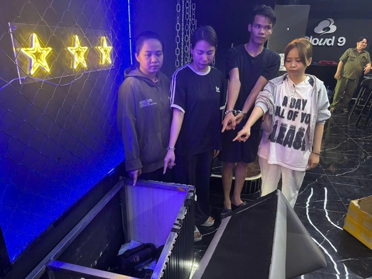 TPHCM: Khởi tố 9 đối tượng tại hai nhà hàng kinh doanh khí cười trái phép- Ảnh 4. TPHCM: Khởi tố 9 đối tượng tại hai nhà hàng kinh doanh khí cười trái phép- Ảnh 4.