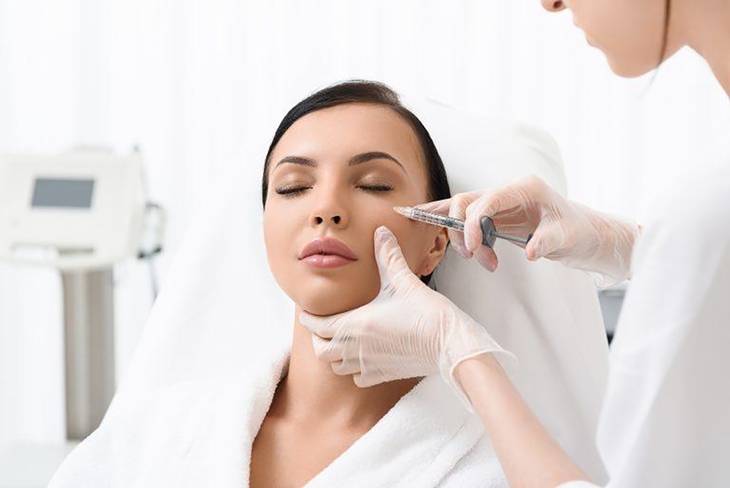 Hai người phụ nữ liệt toàn thân sau khi đi tiêm botox để làm đẹp- Ảnh 2.