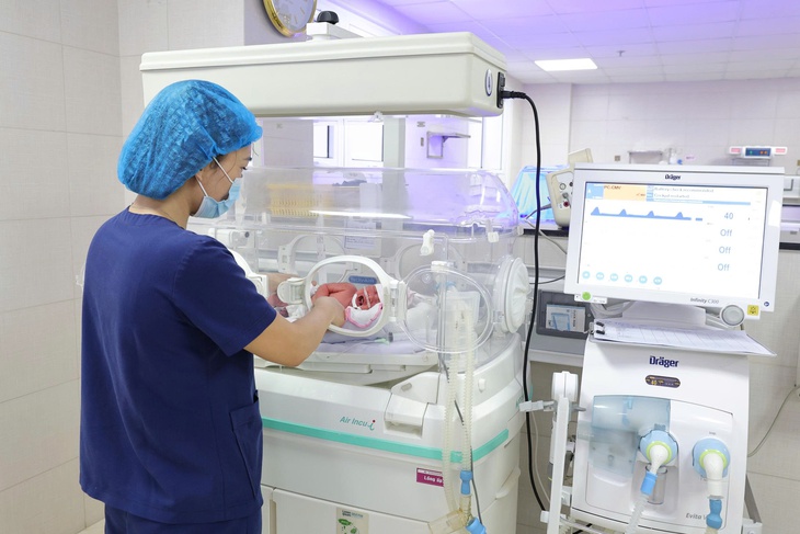 Cứu sống 3 mẹ con bị sa dây rốn nguy hiểm- Ảnh 2.