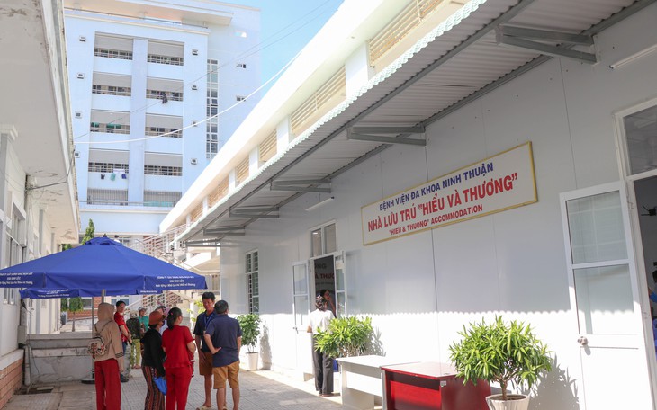Quán cơm 2.000 đồng ở Khánh Hòa: Ông luật sư chỉ nhận nụ cười làm lãi- Ảnh 5.