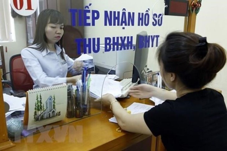 Tiền ăn trưa, điện thoại, xăng xe, xếp hạng lao động... có phải đóng BHXH theo Luật BHXH mới không?- Ảnh 1. Tiền ăn trưa, điện thoại, xăng xe, xếp hạng lao động... có phải đóng BHXH theo Luật BHXH mới không?- Ảnh 1.