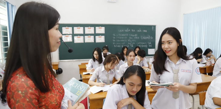 Sách giáo khoa thay đổi thế nào trong năm học 2025-2026?- Ảnh 1.