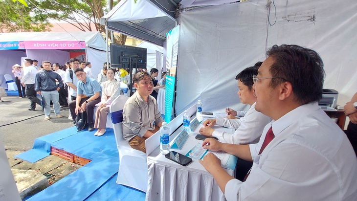 74 bác sĩ trẻ ở TPHCM vừa nhận giấy phép hành nghề đã chọn gắn bó với y tế cơ sở- Ảnh 6.