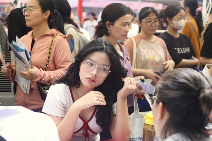 Điểm danh những ngành học chạm ngưỡng 30 điểm mùa tuyển sinh 2025 - Ảnh 1. Điểm danh những ngành học chạm ngưỡng 30 điểm mùa tuyển sinh 2025 - Ảnh 1.