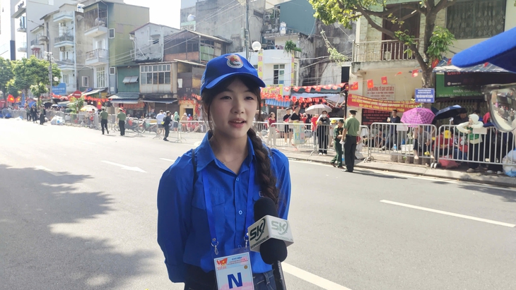 Lặng lẽ mà rực sáng, sinh viên tình nguyện đồng hành cùng Đại lễ A80- Ảnh 6.