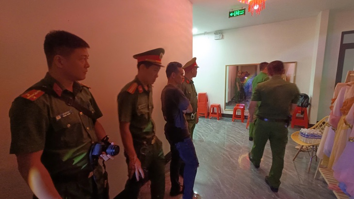 Bắt giữ chủ cơ sở massage chứa mại dâm- Ảnh 1.