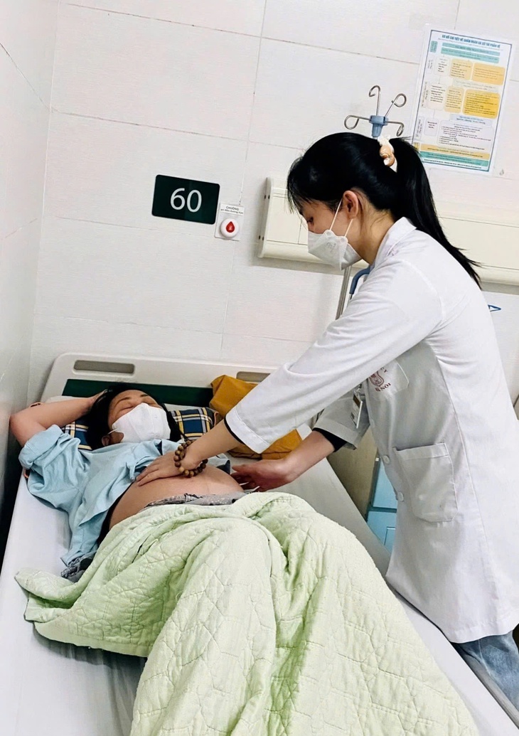 Hành trình của tân thủ khoa Y khoa và khát vọng một bác sĩ trẻ- Ảnh 2. Hành trình của tân thủ khoa Y khoa và khát vọng một bác sĩ trẻ- Ảnh 2.