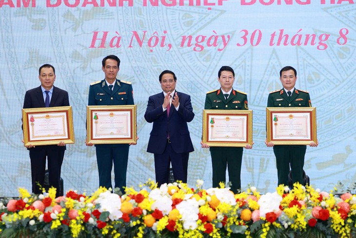 MB vinh dự đón nhận Huân chương Bảo vệ Tổ quốc hạng Nhất tại Hội nghị '80 năm Doanh nghiệp đồng hành cùng đất nước'- Ảnh 2.
