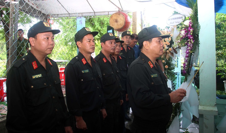 Mẹ qua đời, chiến sĩ nén đau thương, hoàn thành nhiệm vụ A80 trước khi về chịu tang- Ảnh 1.