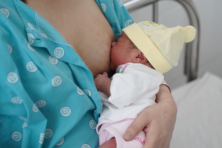 Những rào cản khiến trẻ không được nuôi bằng sữa mẹ hoàn toàn trong 6 tháng đầu đời- Ảnh 3.