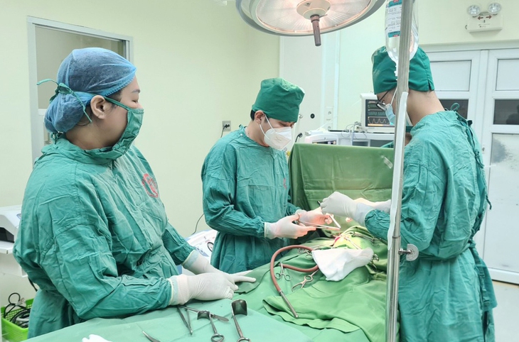 Cứu sống bé trai 4 tuổi gặp tai nạn vỡ gan, vỡ lách nguy kịch- Ảnh 1. Cứu sống bé trai 4 tuổi gặp tai nạn vỡ gan, vỡ lách nguy kịch- Ảnh 1.