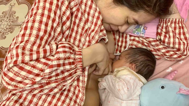 Vì sao sữa mẹ là ‘thuốc miễn dịch’ cho trẻ dưới 6 tháng?- Ảnh 2.