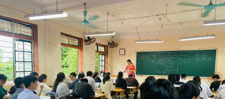 Dự thảo chính sách tiền lương mới cho nhà giáo: Những trăn trở từ góc nhìn của giáo viên THPT- Ảnh 1. Dự thảo chính sách tiền lương mới cho nhà giáo: Những trăn trở từ góc nhìn của giáo viên THPT- Ảnh 1.