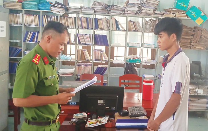 Khởi tố, bắt tạm giam đối tượng cướp tại tiệm vàng để trả nợ- Ảnh 1.