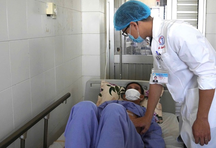 Người đàn ông mắc ung thư gan hồi sinh nhờ công nghệ hiện đại lần đầu đầu thực hiện ở Đồng bằng sông Cửu Long- Ảnh 2.