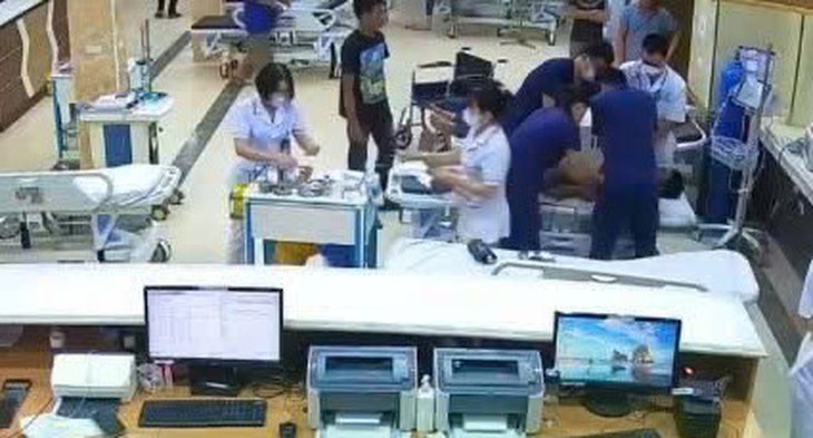 Video: Cứu bệnh nhân suýt đột tử do hội chứng Brugada- Ảnh 1.