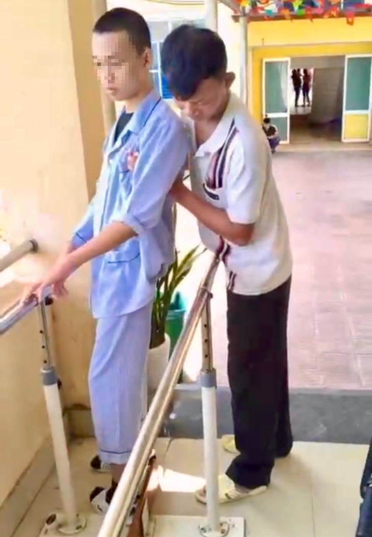 'Xây' lại cuộc sống cho người bệnh nặng bằng y học cổ truyền kết hợp y học hiện đại- Ảnh 4. 'Xây' lại cuộc sống cho người bệnh nặng bằng y học cổ truyền kết hợp y học hiện đại- Ảnh 4.