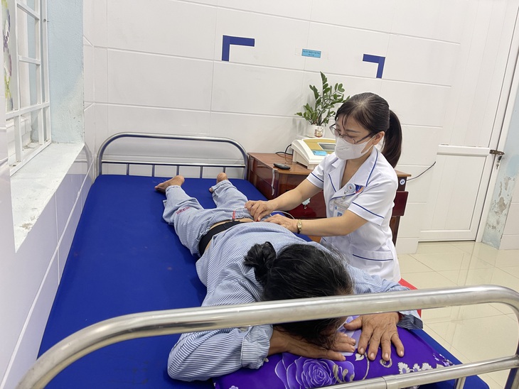 'Xây' lại cuộc sống cho người bệnh nặng bằng y học cổ truyền kết hợp y học hiện đại- Ảnh 9. 'Xây' lại cuộc sống cho người bệnh nặng bằng y học cổ truyền kết hợp y học hiện đại- Ảnh 9.