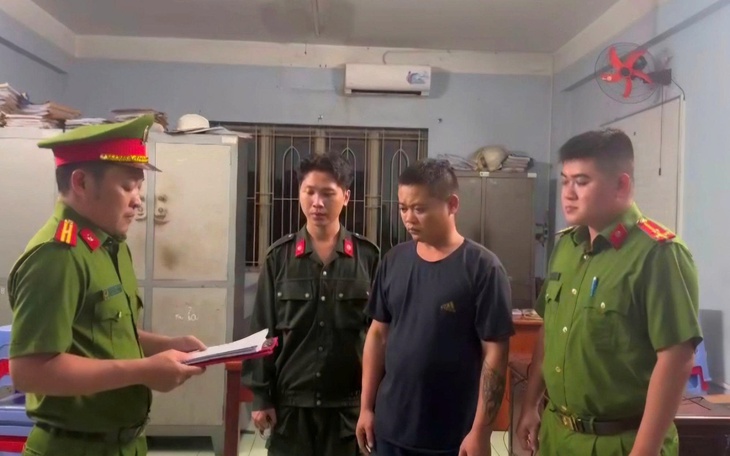 Bắt tài xế container cố tình đánh võng trên cao tốc để ép công ty sa thải
