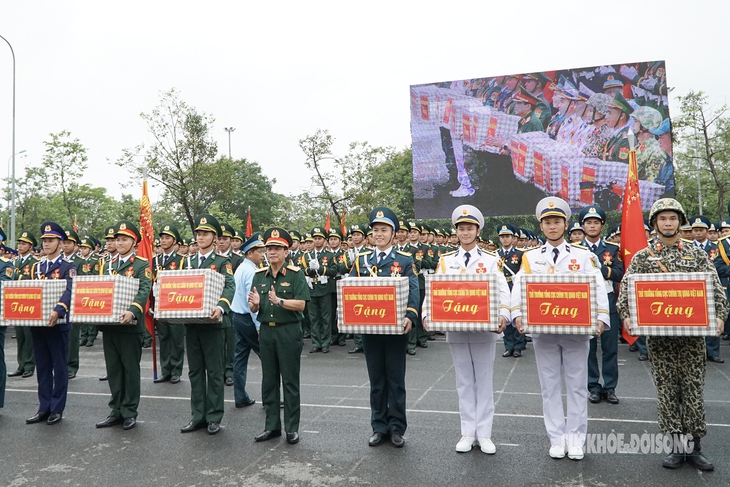 Hừng hực khí thế rèn luyện, sẵn sàng cho lễ diễu binh, diễu hành lịch sử- Ảnh 1. Hừng hực khí thế rèn luyện, sẵn sàng cho lễ diễu binh, diễu hành lịch sử- Ảnh 1.