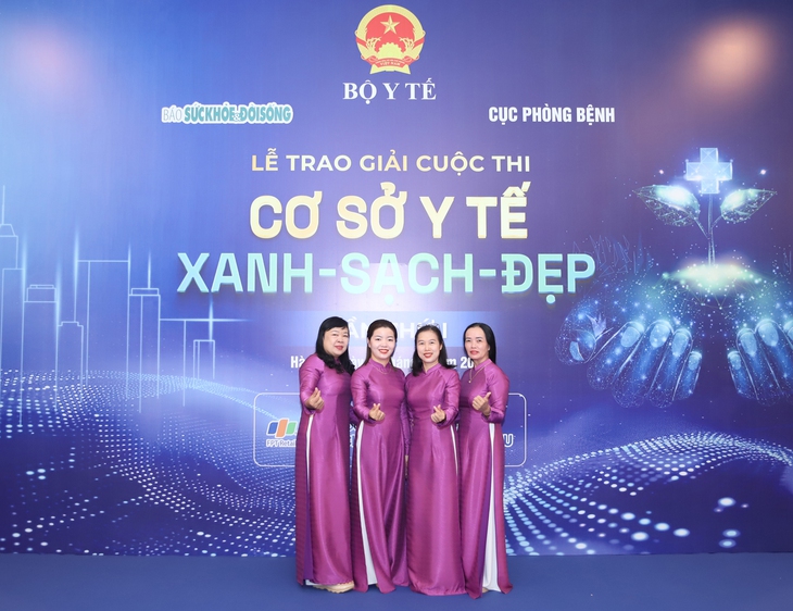 Không khí rộn ràng trước giờ diễn ra Lễ trao giải cuộc thi 'Cơ sở Y tế Xanh - Sạch - Đẹp'- Ảnh 5.