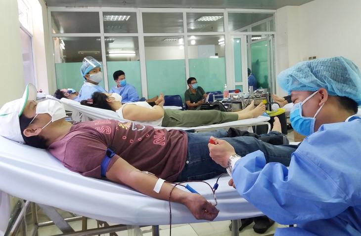 Sở Y tế TPHCM phát động hiến máu tình nguyện, ứng phó nguy cơ khan hiếm máu- Ảnh 1.