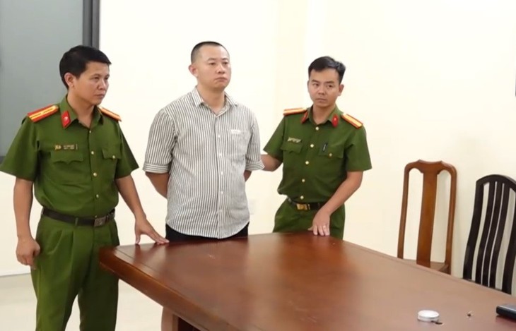 Bắt 3 người nước ngoài tàng trữ, mua bán sản phẩm từ động vật quý hiếm- Ảnh 1. Bắt 3 người nước ngoài tàng trữ, mua bán sản phẩm từ động vật quý hiếm- Ảnh 1.