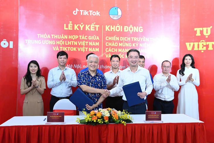 Chiến dịch 'Tôi yêu Tổ quốc tôi' khơi dậy tình yêu nước mạnh mẽ- Ảnh 4. Chiến dịch 'Tôi yêu Tổ quốc tôi' khơi dậy tình yêu nước mạnh mẽ- Ảnh 4.