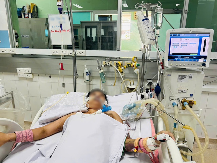 Sốt xuất huyết tấn công người trẻ khỏe ở TPHCM, 2 bệnh nhân suýt chết vì suy đa cơ quan- Ảnh 1.