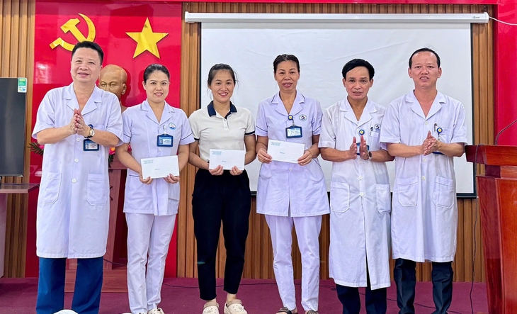 Nhân viên y tế hiến máu giúp sản phụ qua cơn nguy kịch- Ảnh 1.