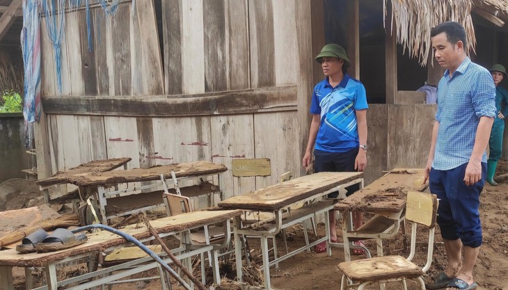Thanh Hóa: Trường học vùng biên ngập bùn, lực lượng chức năng vào cuộc- Ảnh 3.