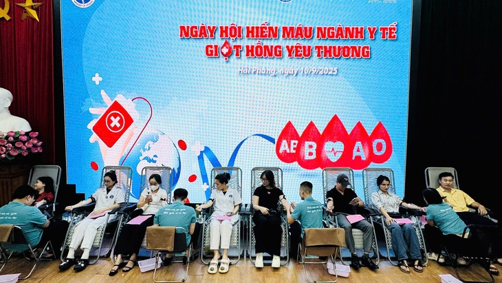 Hải Phòng: Hơn 500 y bác sĩ chung tay lan tỏa nghĩa cử cao đẹp trong ngày hội hiến máu- Ảnh 1.