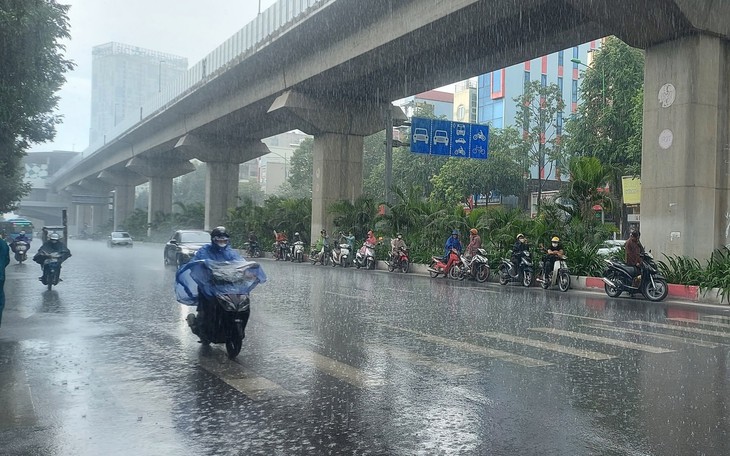 Cảnh báo mưa dông chiều nay ở khu vực Hà Nội