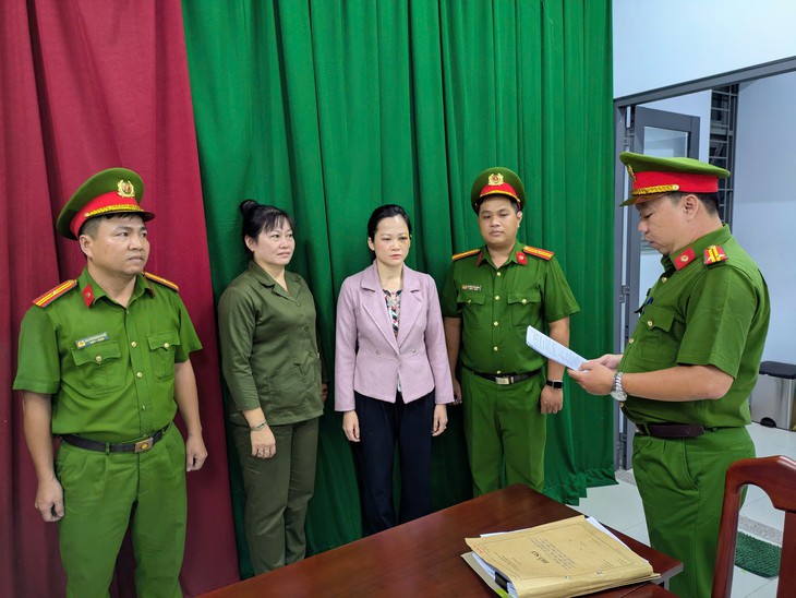 Chủ cơ sở nha khoa Tuyết Chinh bị tạm giữ hình sự vì hành hung khách hàng- Ảnh 1. Chủ cơ sở nha khoa Tuyết Chinh bị tạm giữ hình sự vì hành hung khách hàng- Ảnh 1.