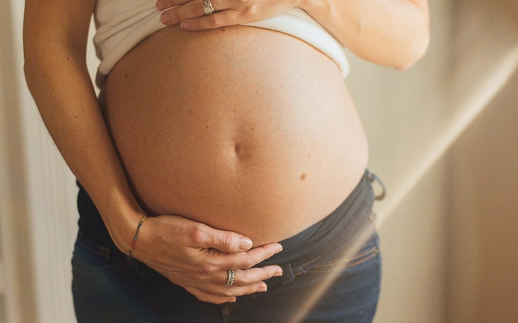 Mẹ nhiễm HIV hoàn toàn có thể sinh con khỏe mạnh, nếu được can thiệp và chăm sóc đúng cách