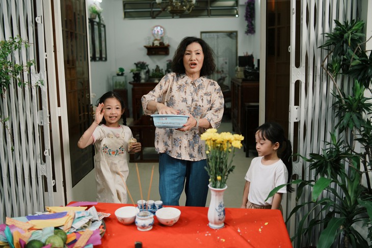 Tuổi ấu thơ thời 6X, 7X của Hồng Đào, Việt Hương có gì đặc biệt?- Ảnh 1.