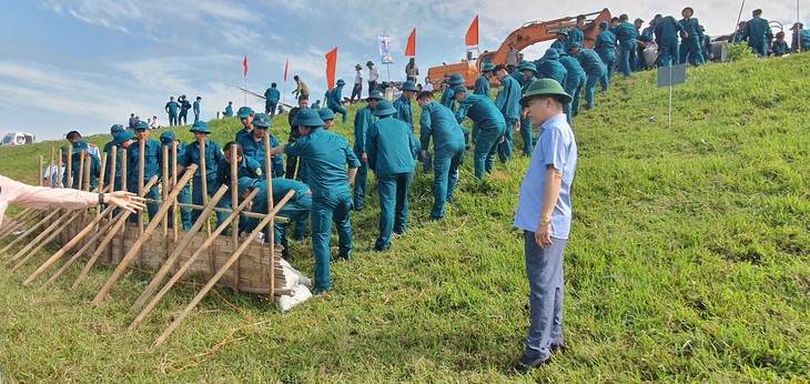 Giả định lũ sông Hồng lên rất cao, Hà Nội sẽ ứng phó thế nào?- Ảnh 2. Giả định lũ sông Hồng lên rất cao, Hà Nội sẽ ứng phó thế nào?- Ảnh 2.