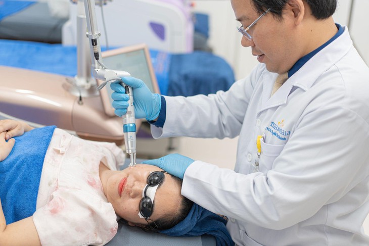 ThS.BSCKII Nguyễn Tiến Thành: Thầy thuốc 'mát tay' với những ca bệnh da khó- Ảnh 2.