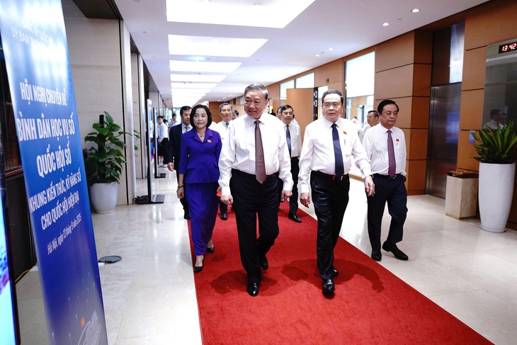 Tổng Bí thư Tô Lâm dự Hội nghị chuyên đề 'Bình dân học vụ số - Quốc hội số'- Ảnh 1. Tổng Bí thư Tô Lâm dự Hội nghị chuyên đề 'Bình dân học vụ số - Quốc hội số'- Ảnh 1.