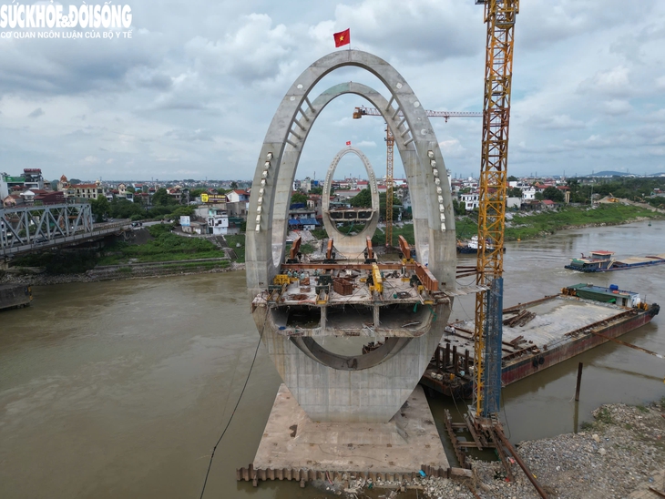 Lạ mắt kiến trúc cầu qua sông Đuống sắp hoàn thành- Ảnh 3.