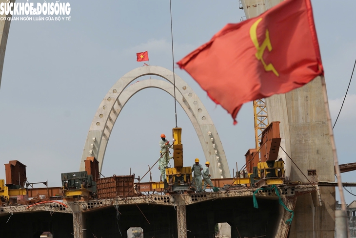 Lạ mắt kiến trúc cầu qua sông Đuống sắp hoàn thành- Ảnh 6.