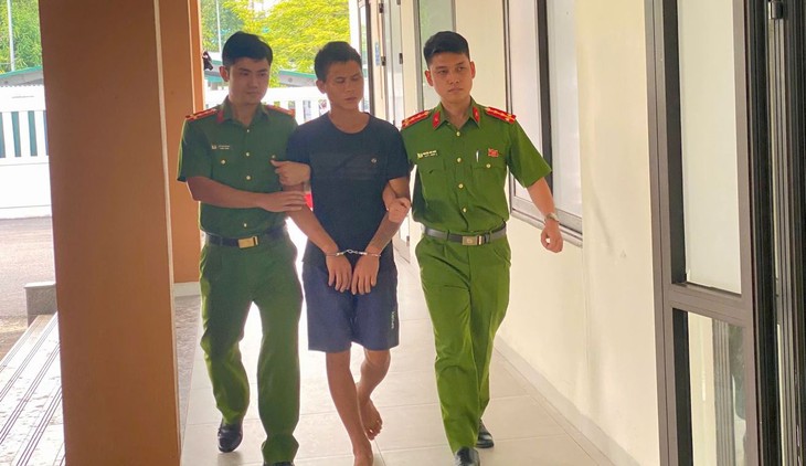 Bắt giữ đối tượng xông vào trụ sở chém Phó Trưởng Công an xã- Ảnh 1. Bắt giữ đối tượng xông vào trụ sở chém Phó Trưởng Công an xã- Ảnh 1.