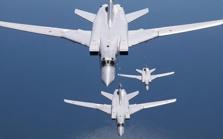 Oanh tạc cơ Nga Tu-22M3 giả lập đòn đánh vào các mục tiêu NATO