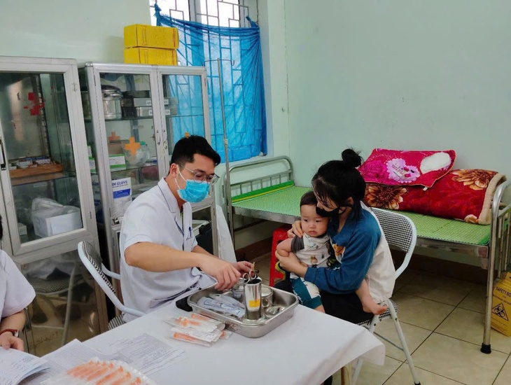 Thái Nguyên: hiệu quả chống dịch sởi nhờ bao phủ vaccine- Ảnh 1.