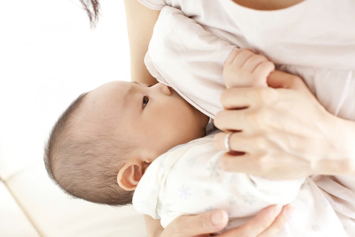Nuôi con bằng sữa mẹ: Những lợi ích tuyệt vời cho cả mẹ và bé- Ảnh 1.