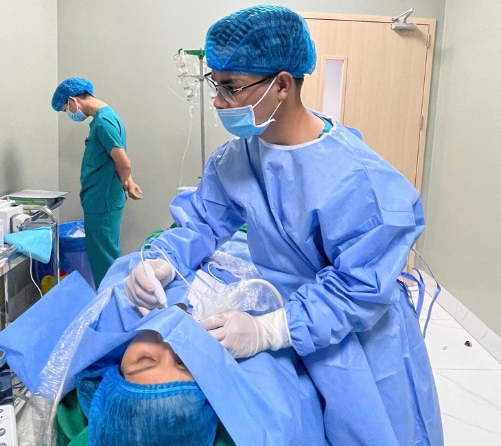 Kỹ thuật bơm tách nước trong đốt sóng cao tần RFA u tuyến giáp- Ảnh 2.