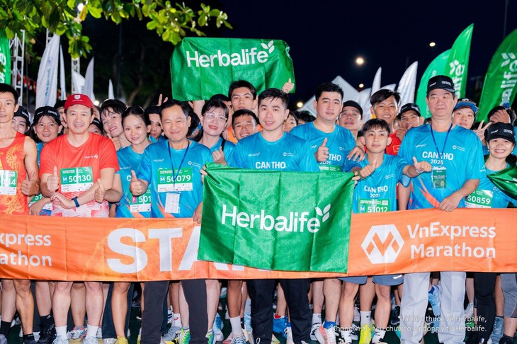 Herbalife Việt Nam khuyến khích lối sống năng động thông qua hoạt động đồng hành cùng giải chạy VnExpress Marathon Cần Thơ 2025- Ảnh 4.