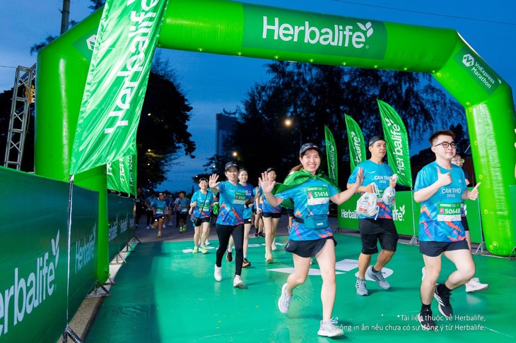 Herbalife Việt Nam khuyến khích lối sống năng động thông qua hoạt động đồng hành cùng giải chạy VnExpress Marathon Cần Thơ 2025- Ảnh 6.